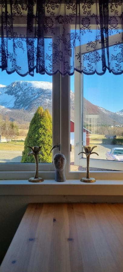 Rodseth Gardsovernatting * Molde